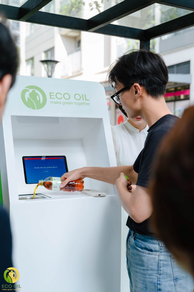 Máy thu gom dầu ăn tự động - Công Ty TNHH Thương Mại Và Dịch Vụ Eco Oil